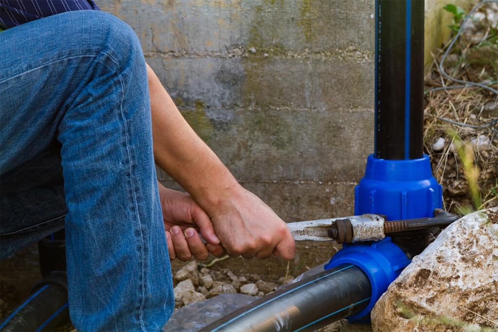 general work loosening connection on pipe